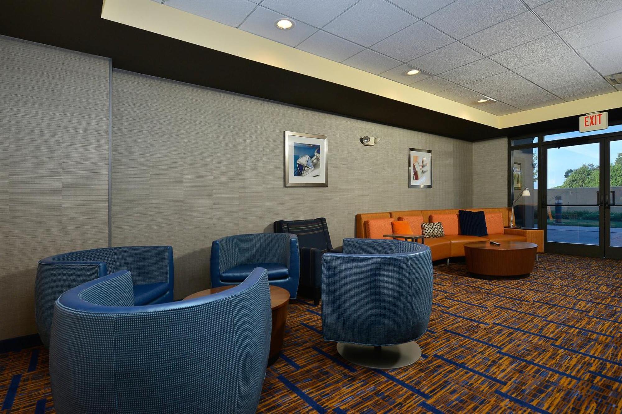 Courtyard By Marriott Bentonville Exterior foto
